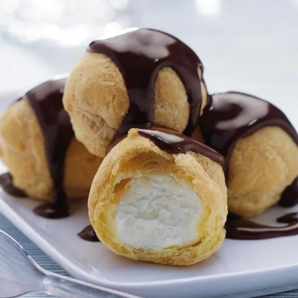 Profiteroles de nata (6 unidad)